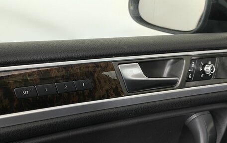 Volkswagen Touareg III, 2011 год, 1 880 000 рублей, 14 фотография