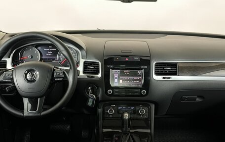 Volkswagen Touareg III, 2011 год, 1 880 000 рублей, 9 фотография