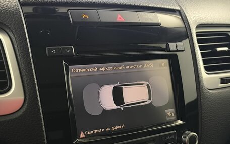 Volkswagen Touareg III, 2011 год, 1 880 000 рублей, 15 фотография
