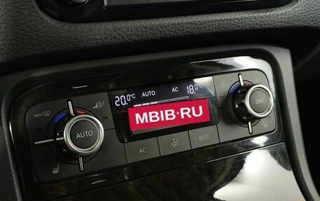 Volkswagen Touareg III, 2011 год, 1 880 000 рублей, 12 фотография