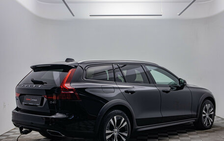 Volvo V60 Cross Country II, 2019 год, 3 297 000 рублей, 6 фотография
