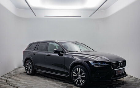 Volvo V60 Cross Country II, 2019 год, 3 297 000 рублей, 4 фотография