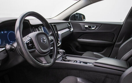 Volvo V60 Cross Country II, 2019 год, 3 297 000 рублей, 11 фотография