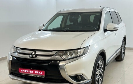 Mitsubishi Outlander III рестайлинг 3, 2015 год, 1 530 000 рублей, 1 фотография