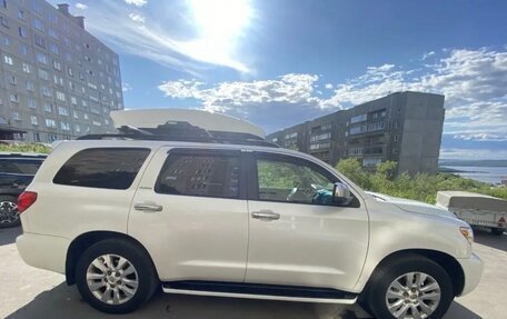 Toyota Sequoia II рестайлинг, 2010 год, 2 475 000 рублей, 2 фотография