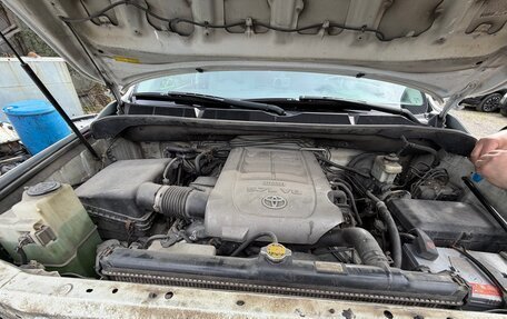 Toyota Sequoia II рестайлинг, 2010 год, 2 475 000 рублей, 15 фотография