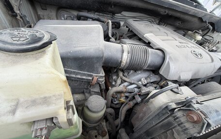 Toyota Sequoia II рестайлинг, 2010 год, 2 475 000 рублей, 17 фотография