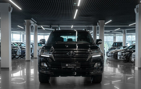 Toyota Land Cruiser 200, 2018 год, 6 790 000 рублей, 3 фотография