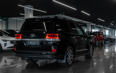Toyota Land Cruiser 200, 2018 год, 6 790 000 рублей, 5 фотография