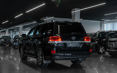 Toyota Land Cruiser 200, 2018 год, 6 790 000 рублей, 4 фотография