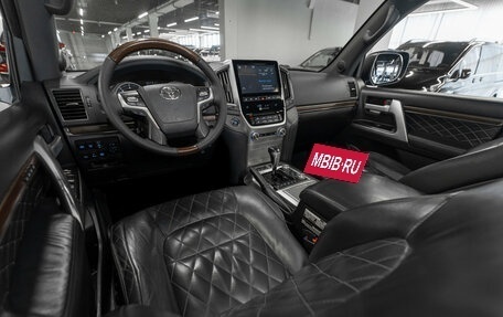Toyota Land Cruiser 200, 2018 год, 6 790 000 рублей, 7 фотография