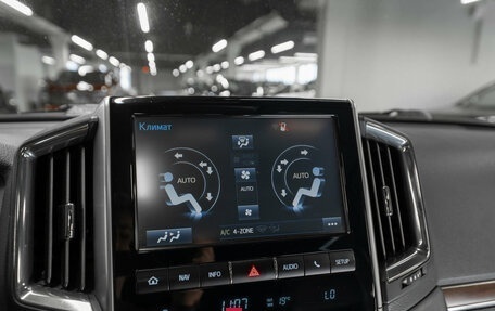 Toyota Land Cruiser 200, 2018 год, 6 790 000 рублей, 20 фотография