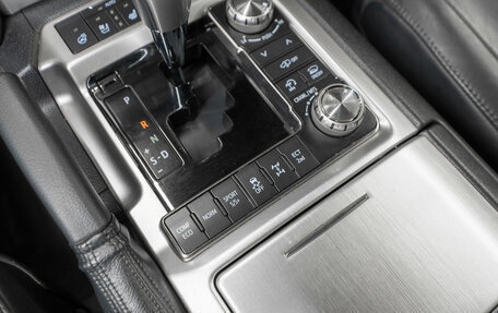 Toyota Land Cruiser 200, 2018 год, 6 790 000 рублей, 26 фотография