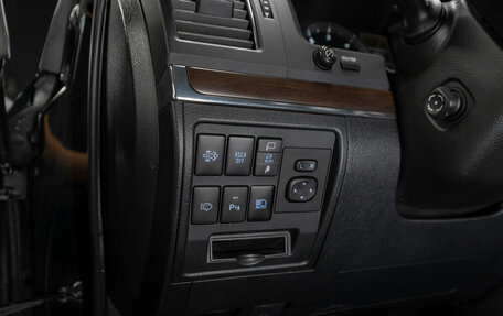 Toyota Land Cruiser 200, 2018 год, 6 790 000 рублей, 25 фотография