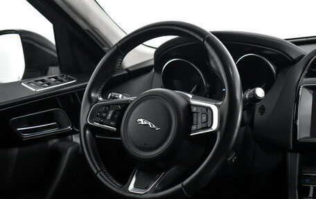 Jaguar F-Pace, 2019 год, 2 560 000 рублей, 17 фотография