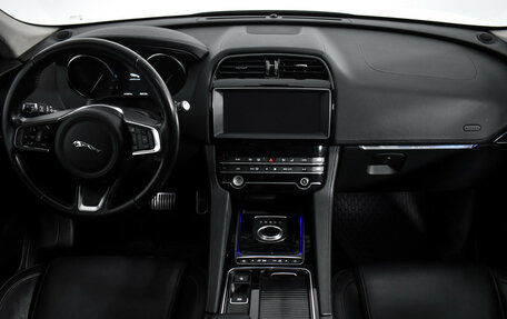 Jaguar F-Pace, 2019 год, 2 560 000 рублей, 15 фотография