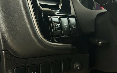 Mitsubishi Outlander III рестайлинг 3, 2015 год, 1 530 000 рублей, 9 фотография