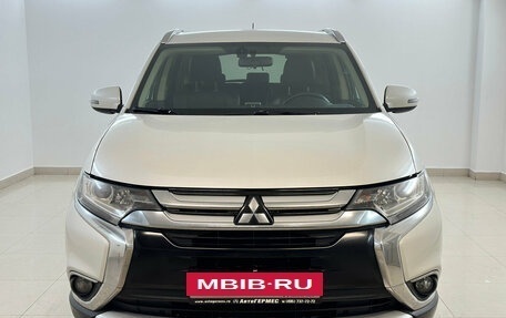 Mitsubishi Outlander III рестайлинг 3, 2015 год, 1 530 000 рублей, 2 фотография