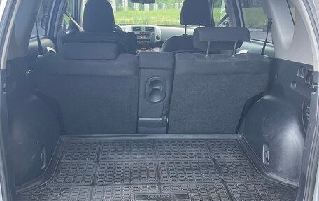 Toyota RAV4, 2011 год, 1 090 000 рублей, 28 фотография