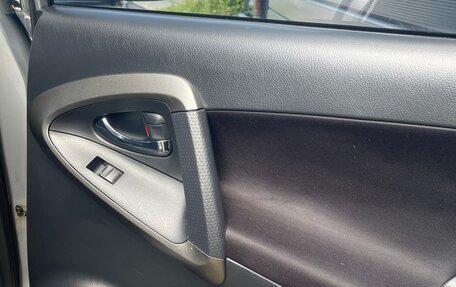 Toyota RAV4, 2011 год, 1 090 000 рублей, 24 фотография