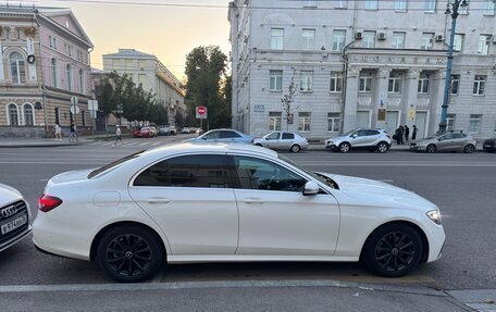 Mercedes-Benz E-Класс, 2020 год, 3 350 000 рублей, 4 фотография