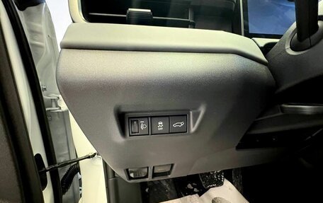 Toyota RAV4, 2025 год, 4 550 000 рублей, 15 фотография