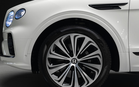 Bentley Bentayga I, 2022 год, 25 900 000 рублей, 9 фотография