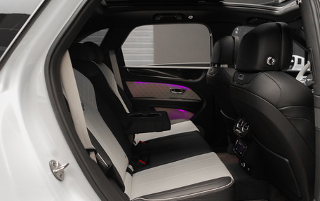 Bentley Bentayga I, 2022 год, 25 900 000 рублей, 32 фотография
