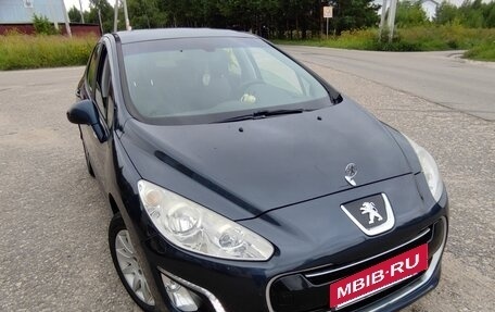 Peugeot 308 II, 2011 год, 490 000 рублей, 2 фотография