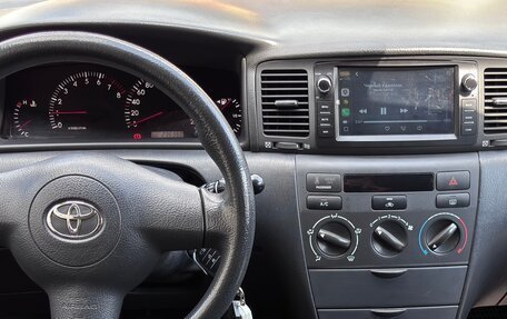 Toyota Corolla, 2005 год, 680 000 рублей, 10 фотография