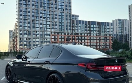 BMW 5 серия, 2018 год, 3 600 000 рублей, 6 фотография