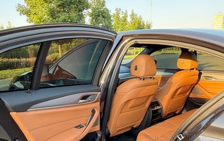 BMW 5 серия, 2018 год, 3 600 000 рублей, 19 фотография