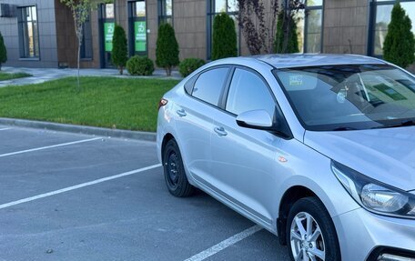 Hyundai Solaris II рестайлинг, 2019 год, 810 000 рублей, 2 фотография