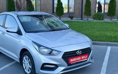Hyundai Solaris II рестайлинг, 2019 год, 810 000 рублей, 3 фотография