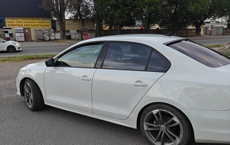 Volkswagen Jetta VI, 2015 год, 1 100 000 рублей, 2 фотография