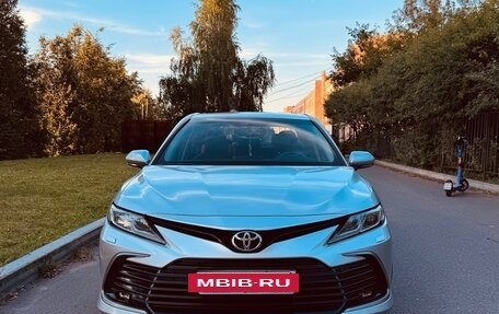 Toyota Camry, 2021 год, 2 899 000 рублей, 2 фотография