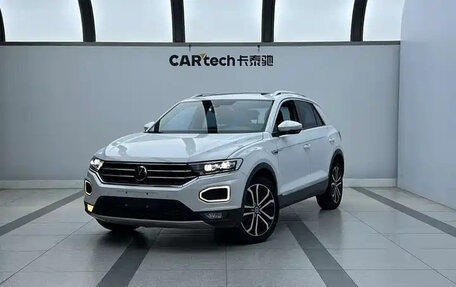 Volkswagen T-Roc I, 2022 год, 2 300 004 рублей, 1 фотография