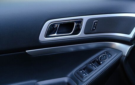 Ford Explorer VI, 2013 год, 1 200 000 рублей, 10 фотография
