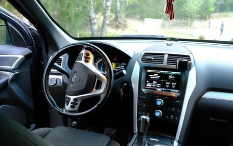 Ford Explorer VI, 2013 год, 1 200 000 рублей, 17 фотография
