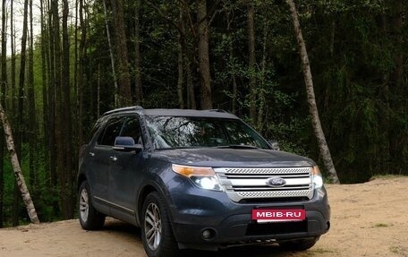 Ford Explorer VI, 2013 год, 1 200 000 рублей, 24 фотография