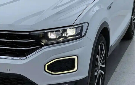Volkswagen T-Roc I, 2022 год, 2 300 004 рублей, 3 фотография