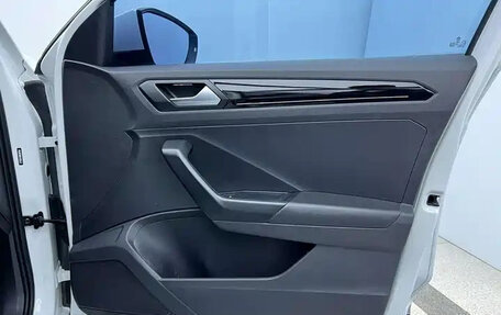 Volkswagen T-Roc I, 2022 год, 2 300 004 рублей, 14 фотография
