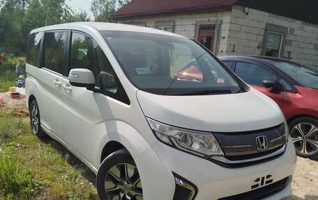 Honda Stepwgn IV, 2016 год, 1 400 000 рублей, 3 фотография
