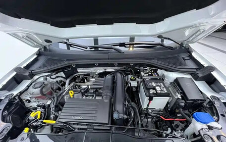 Volkswagen T-Roc I, 2022 год, 2 300 004 рублей, 24 фотография