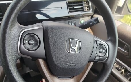 Honda Stepwgn IV, 2016 год, 1 400 000 рублей, 14 фотография