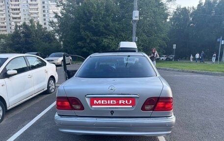 Mercedes-Benz E-Класс, 1997 год, 330 000 рублей, 4 фотография