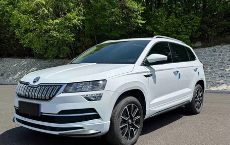 Skoda Karoq I, 2023 год, 1 800 000 рублей, 3 фотография