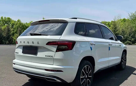 Skoda Karoq I, 2023 год, 1 800 000 рублей, 4 фотография
