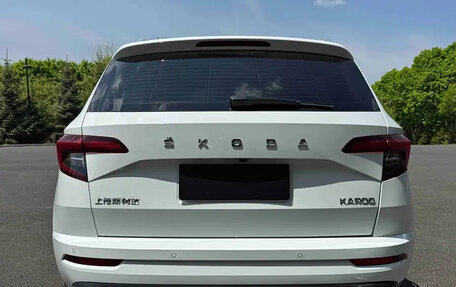 Skoda Karoq I, 2023 год, 1 800 000 рублей, 6 фотография