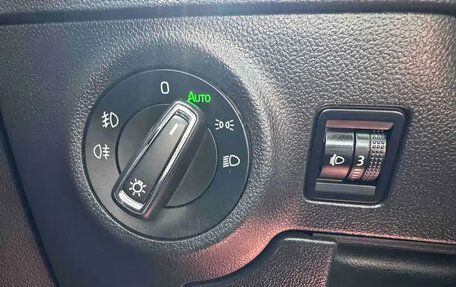Skoda Karoq I, 2023 год, 1 800 000 рублей, 16 фотография